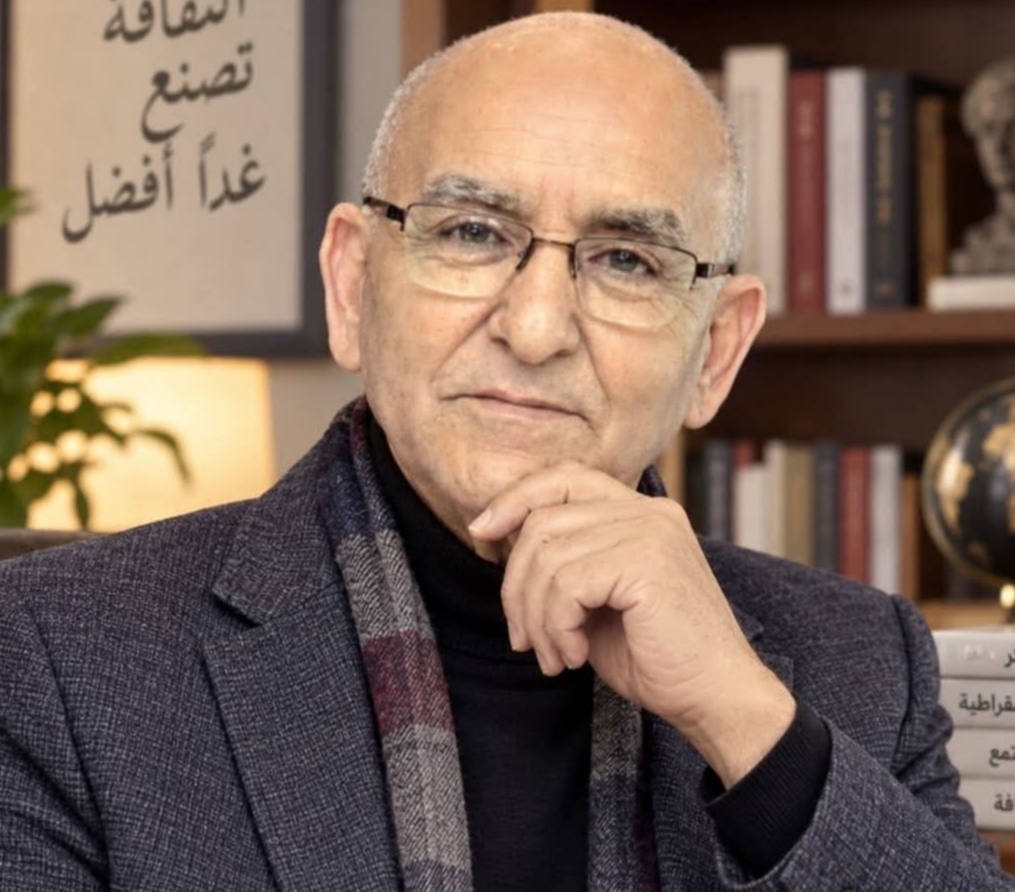 فرنسا اللحظة الراهنة: كيف أصبحت مارين لوبان أستاذة في الوطنية؟!